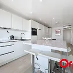 Renove Avec Terrasse, Climatisation Et Parking A - Fr-1-647-42