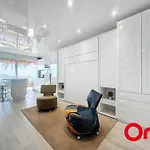 Renove Avec Terrasse, Climatisation Et Parking A - Fr-1-647-42 *