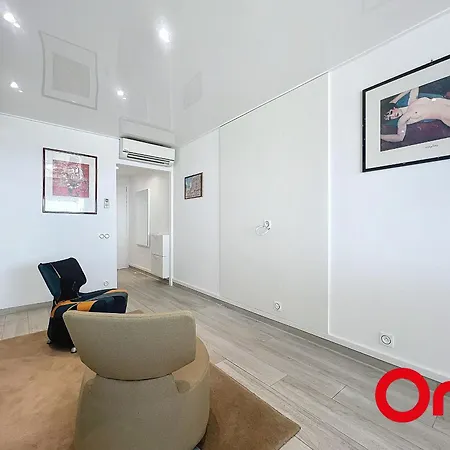 Renove Avec Terrasse, Climatisation Et Parking A - Fr-1-647-42 * Mentona