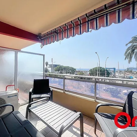 Appartement Renove Avec Terrasse, Climatisation Et Parking A - Fr-1-647-42 *