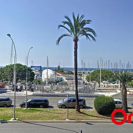Apartament Renove Avec Terrasse, Climatisation Et Parking A - Fr-1-647-42 *