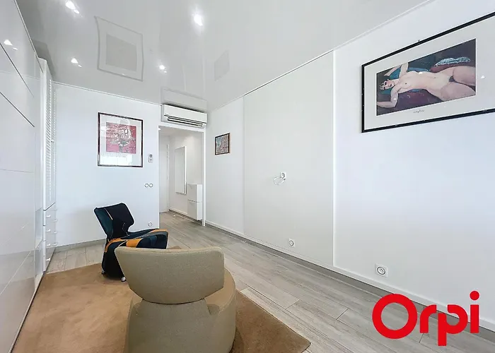 Renove Avec Terrasse, Climatisation Et Parking A - Fr-1-647-42 * Menton